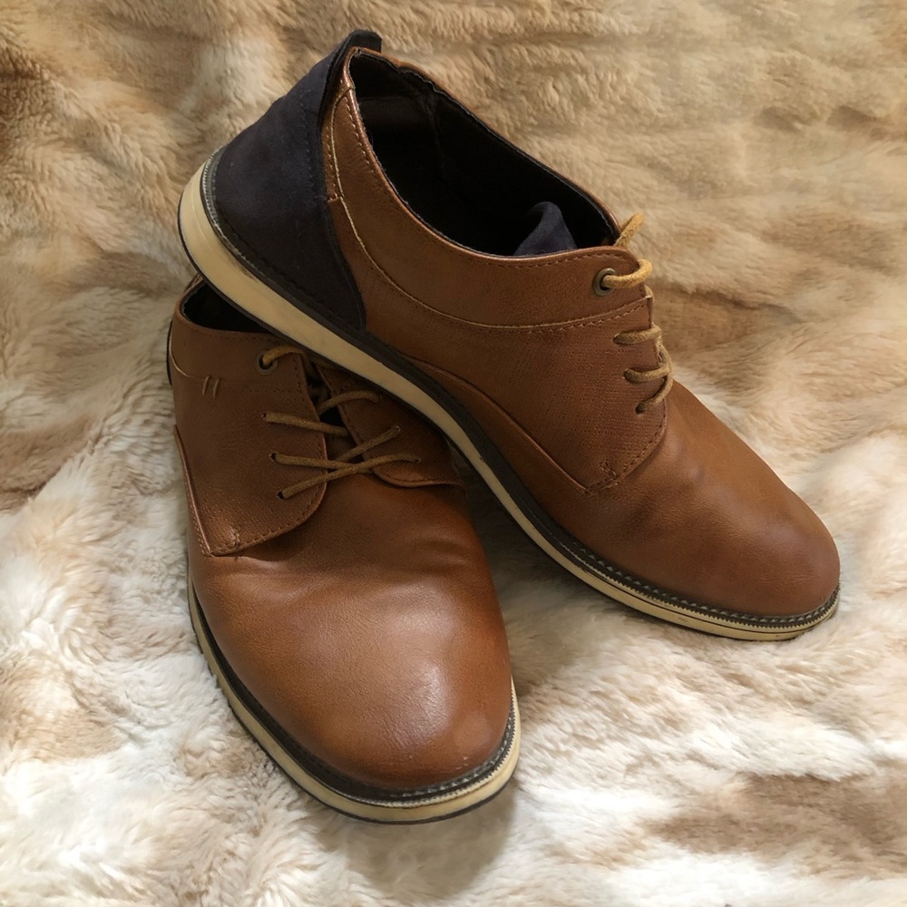 Tatar I Boys Brown Lice up Casual dress shoe size 7.